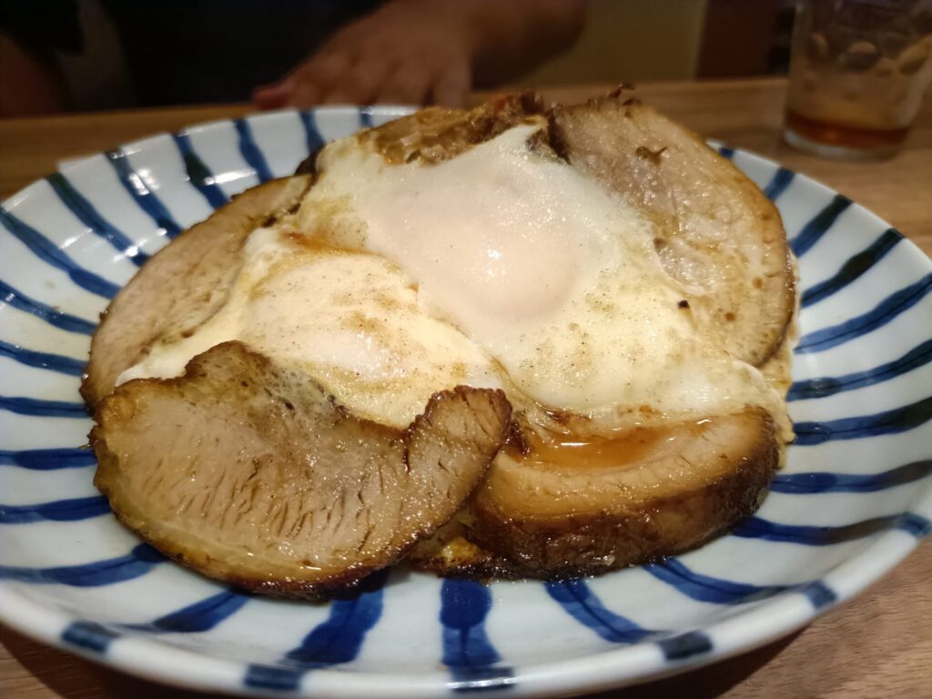 小田保　チャーシューエッグ定食