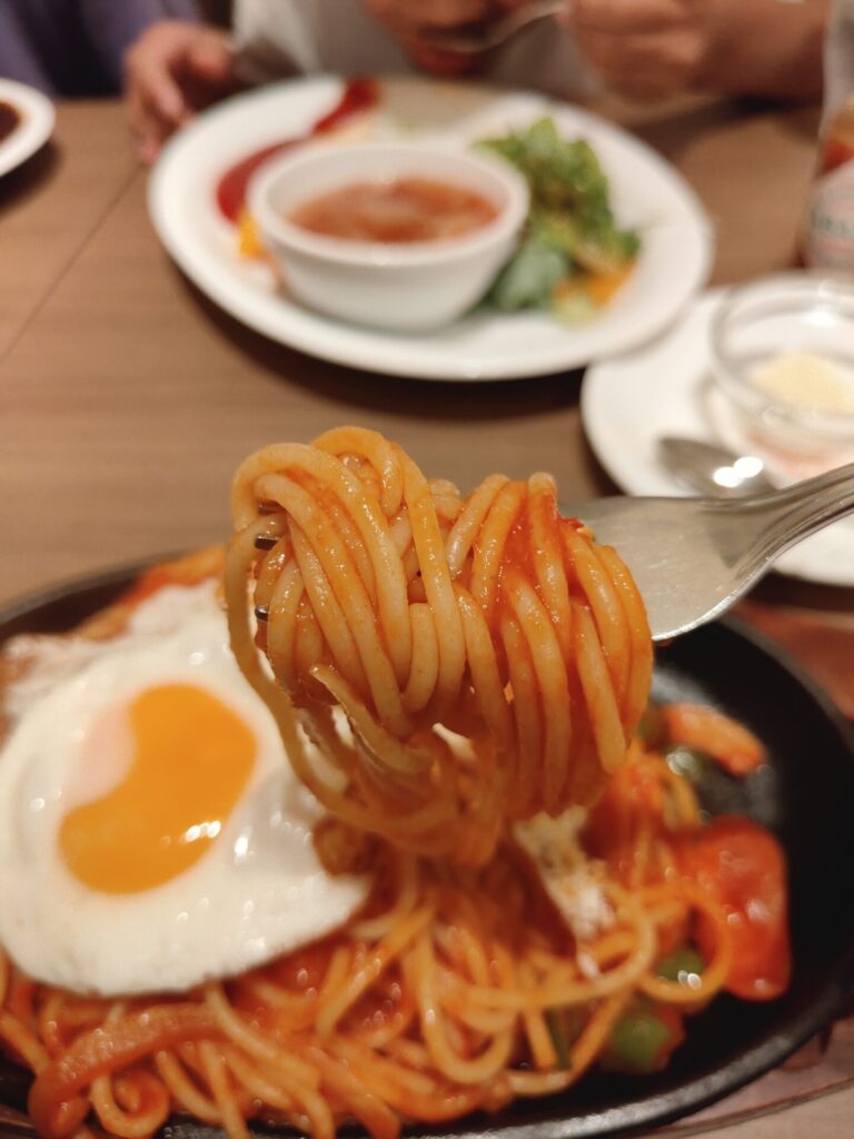 洋食やたいめいけん上野店　鉄板ナポリタン