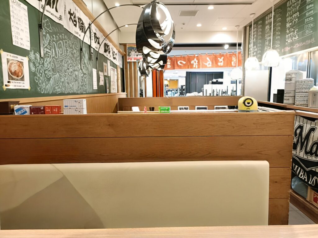 小田保　店内
