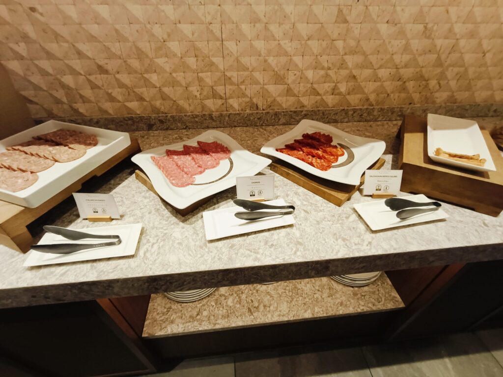 ANAインターコンチネンタル万座ビーチリゾート　クラブラウンジ　イブニングカクテルタイム
