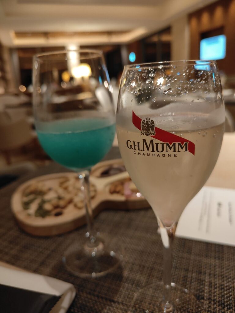 ANAインターコンチネンタル万座ビーチリゾート　クラブラウンジ　イブニングカクテルタイム