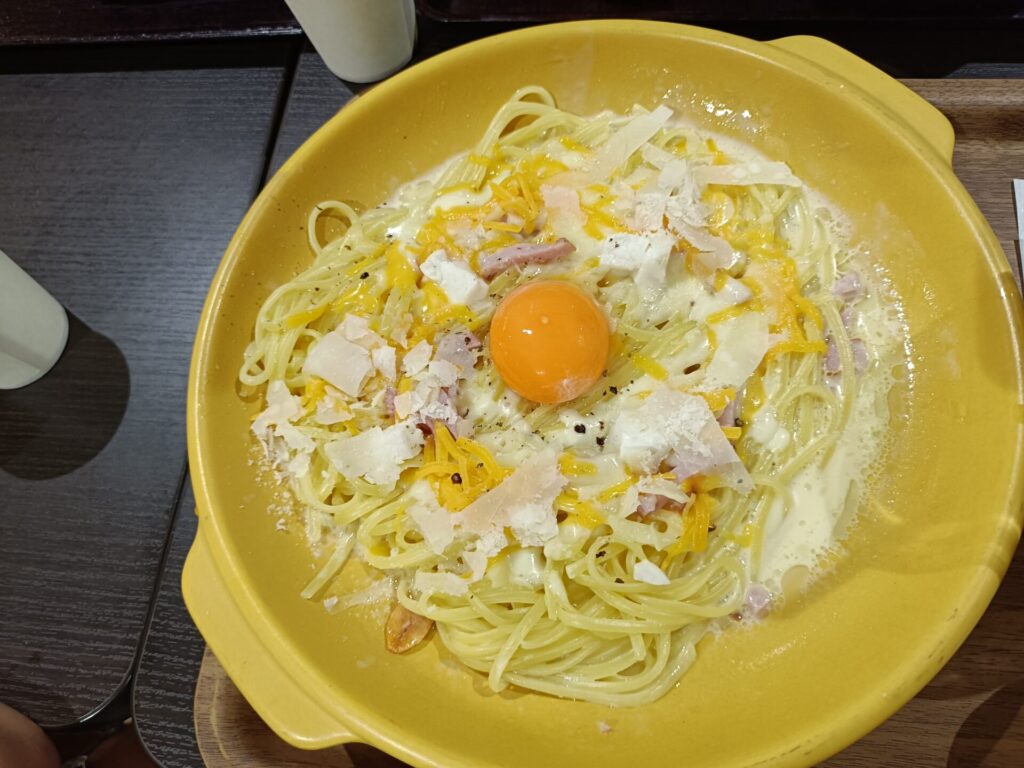 東京タワーフードコート　生パスタ専門店　人気メニュー　カルボナーラ