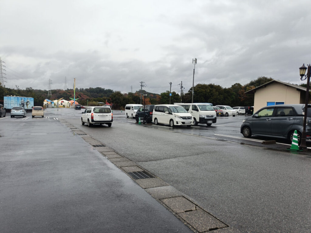 和歌山旅行　和歌山ホテル　とれとれヴィレッジ　パンダヴィレッジ　駐車場