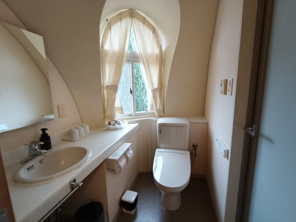 和歌山旅行　和歌山ホテル　とれとれヴィレッジ　パンダヴィレッジ　トイレ　洗面