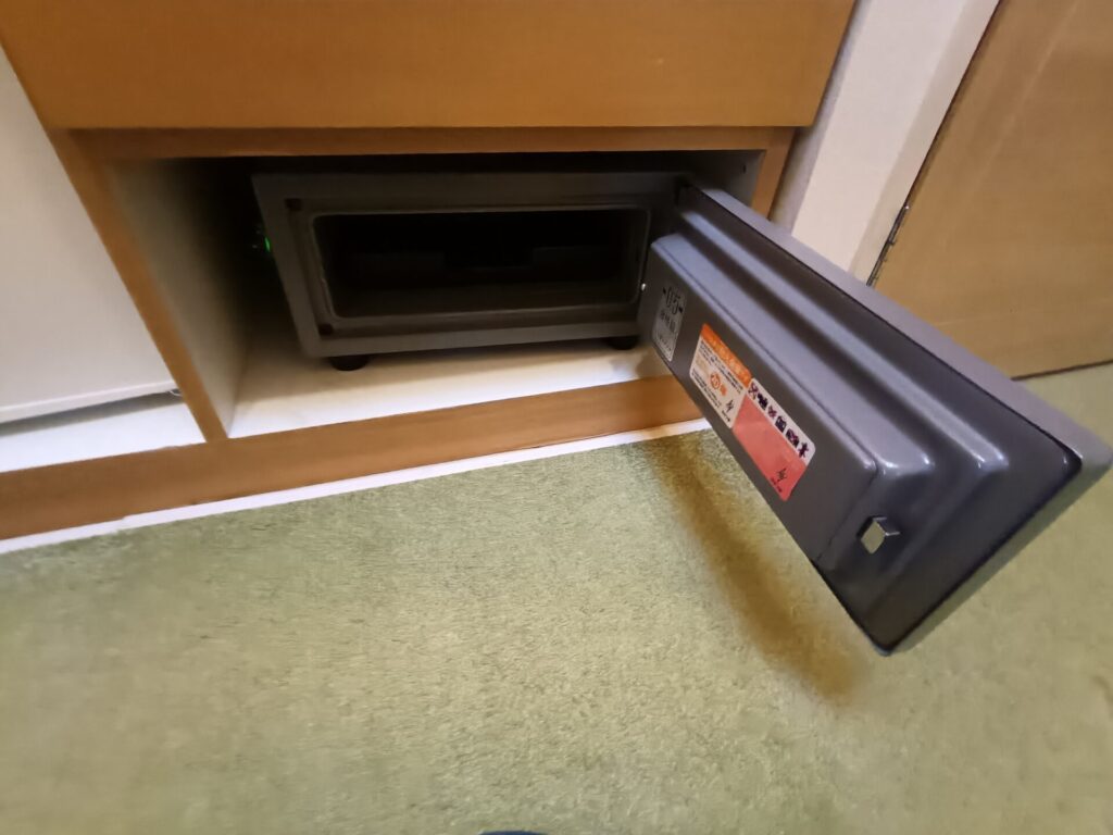 和歌山旅行　和歌山ホテル　とれとれヴィレッジ　パンダヴィレッジ　金庫