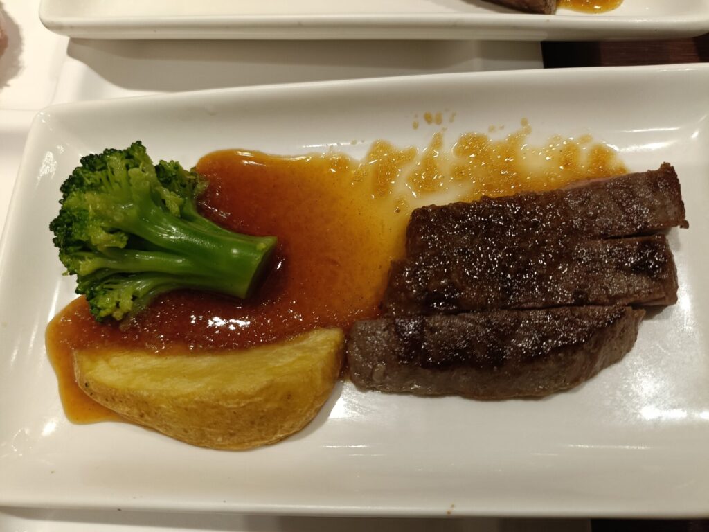 和歌山旅行　とれとれヴィレッジ　パンダヴィレッジ　とれとれ亭　夕食　ディナーバイキング