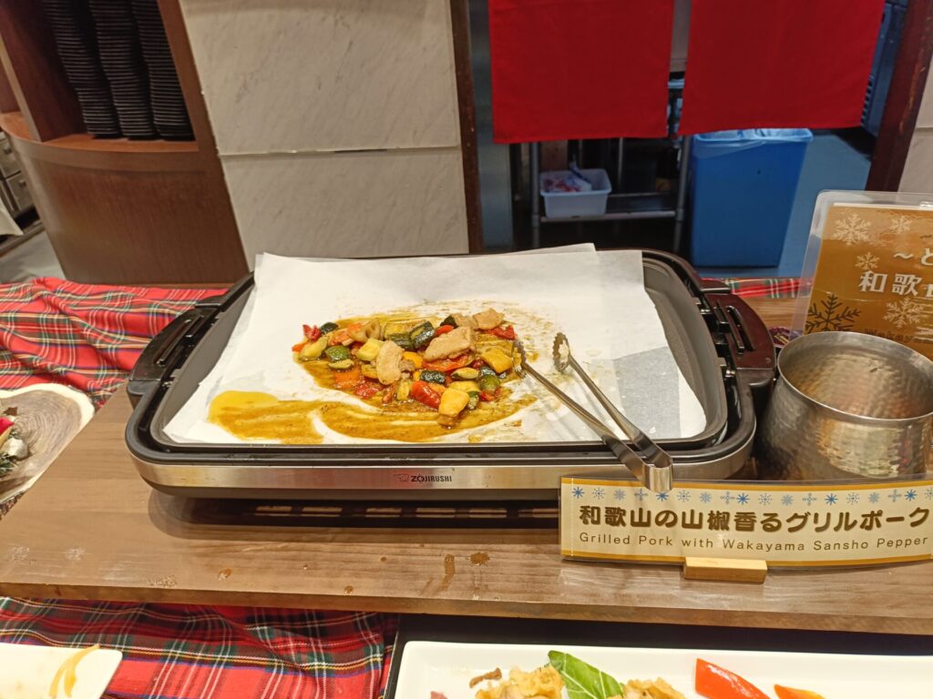 和歌山旅行　とれとれヴィレッジ　パンダヴィレッジ　とれとれ亭　夕食　ディナーバイキング