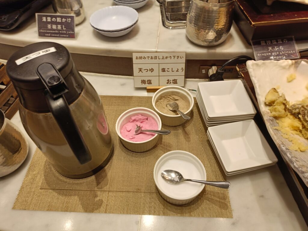 和歌山旅行　とれとれヴィレッジ　パンダヴィレッジ　とれとれ亭　夕食　ディナーバイキング