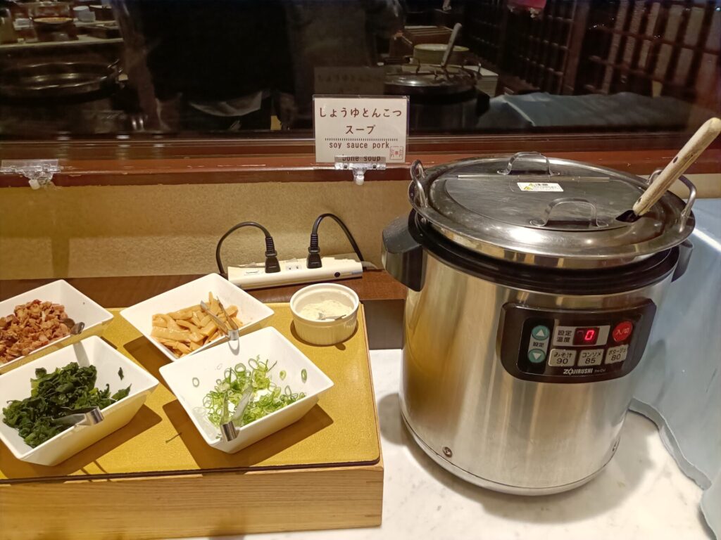和歌山旅行　とれとれヴィレッジ　パンダヴィレッジ　とれとれ亭　夕食　ディナーバイキング　ラーメン