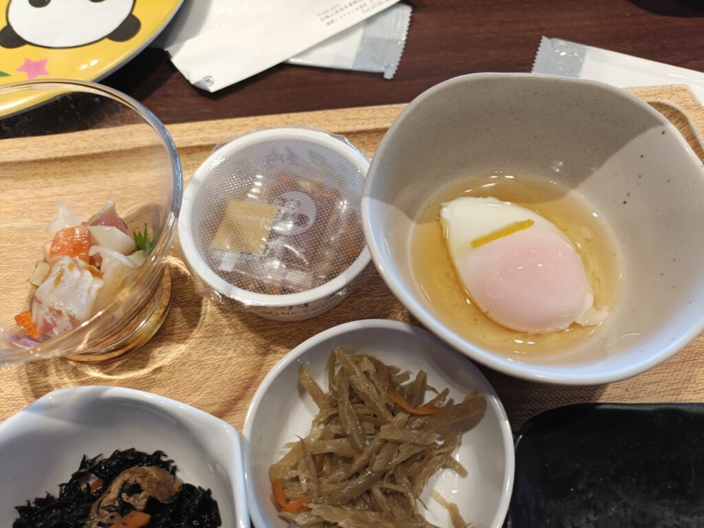 とれとれヴィレッジ　パンダヴィレッジ　とれとれ亭　朝食　モーニング