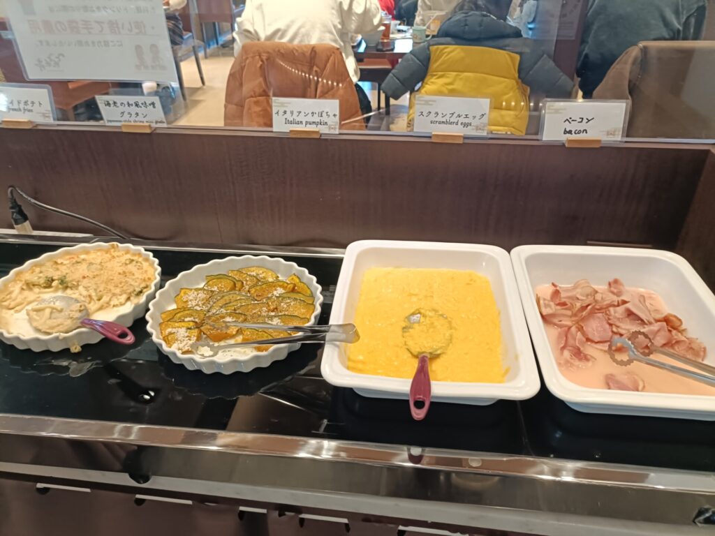 とれとれヴィレッジ　パンダヴィレッジ　とれとれ亭　朝食　モーニング　料理