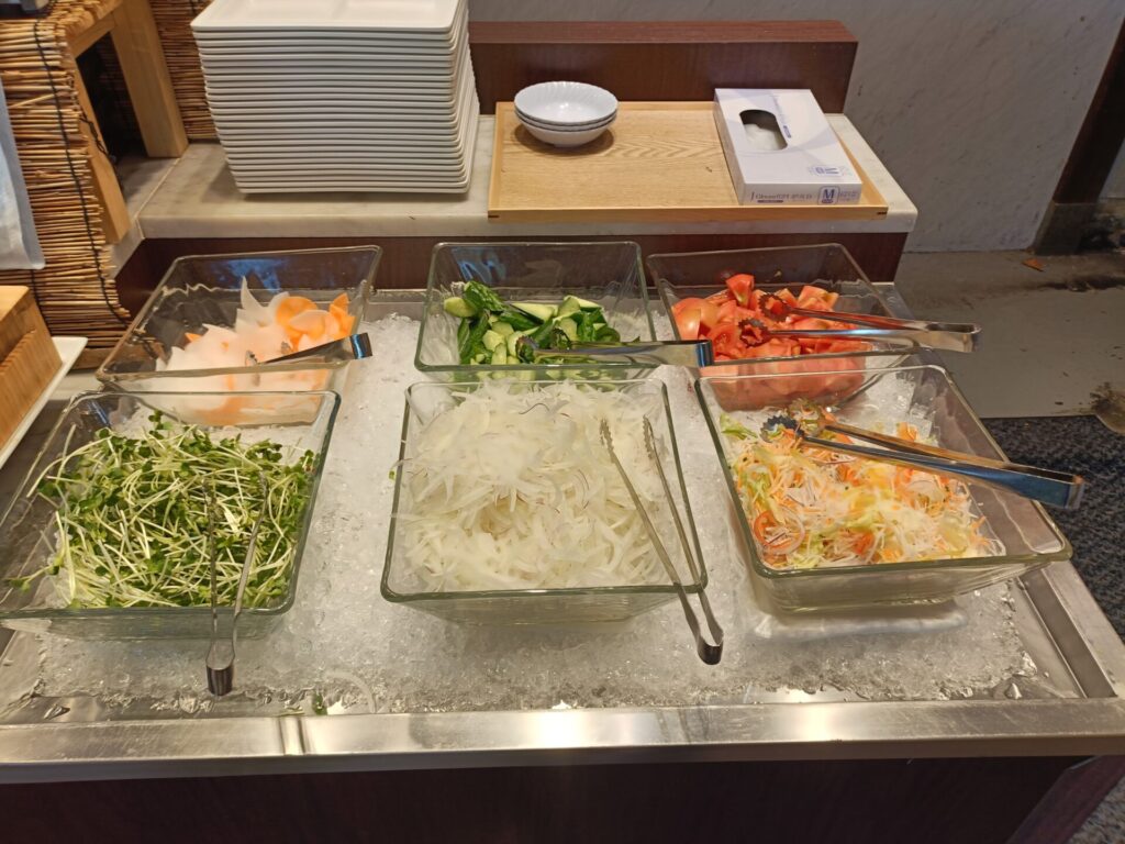 とれとれヴィレッジ　パンダヴィレッジ　とれとれ亭　朝食　モーニング　料理　サラダ