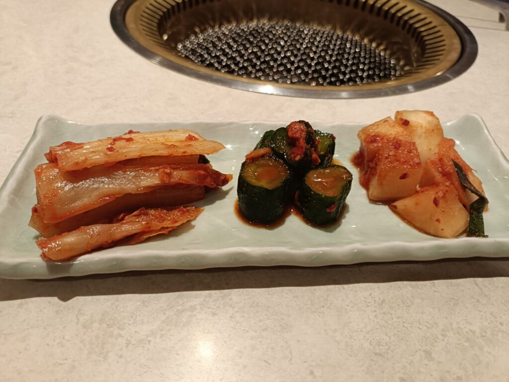 高松焼肉グルメ　焼肉丸惠（まるえ）松縄店　キムチ盛り合わせ