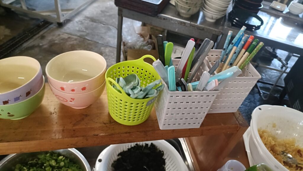 高松うどん　製麺七や西植田店　子ども用とり皿　スプーンフォーク