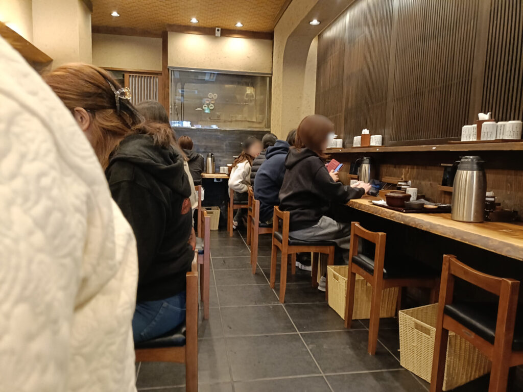 浅草和食グルメ　しんぱち食堂浅草店　店内