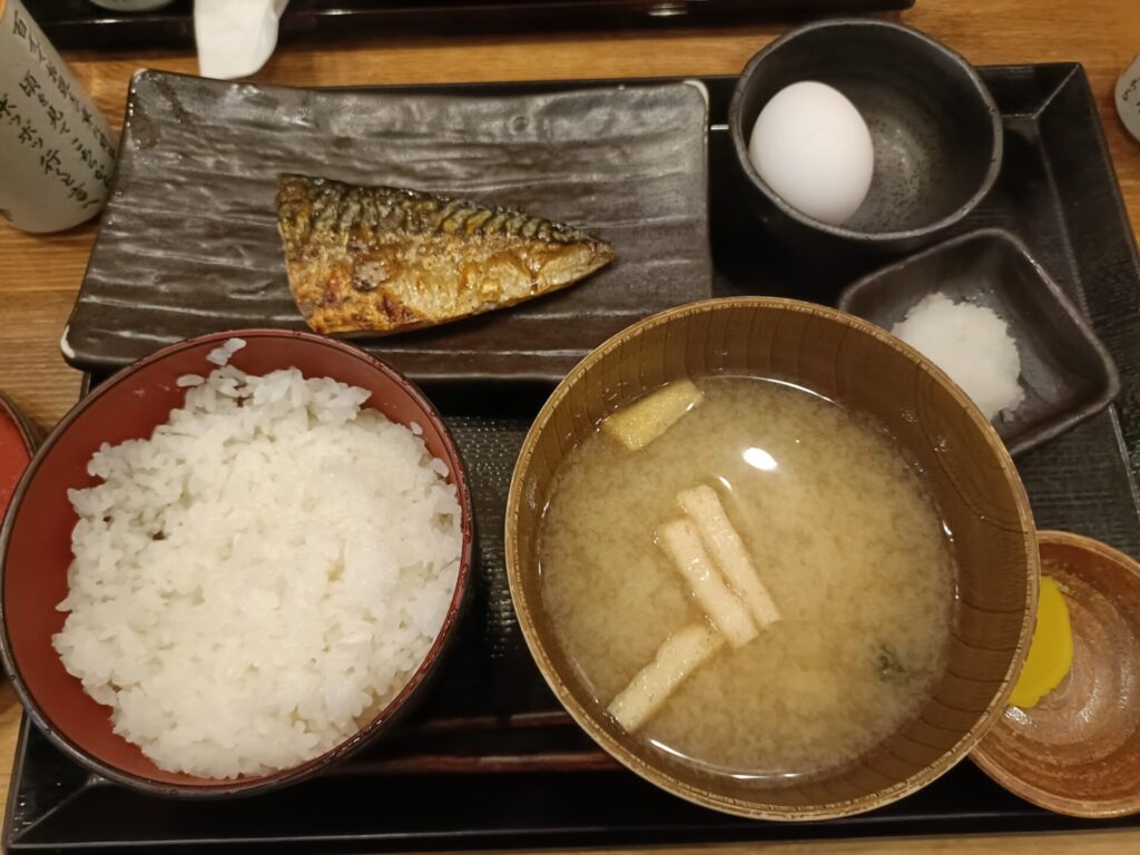 浅草和食グルメ　しんぱち食堂浅草店　サバ文化干し定食