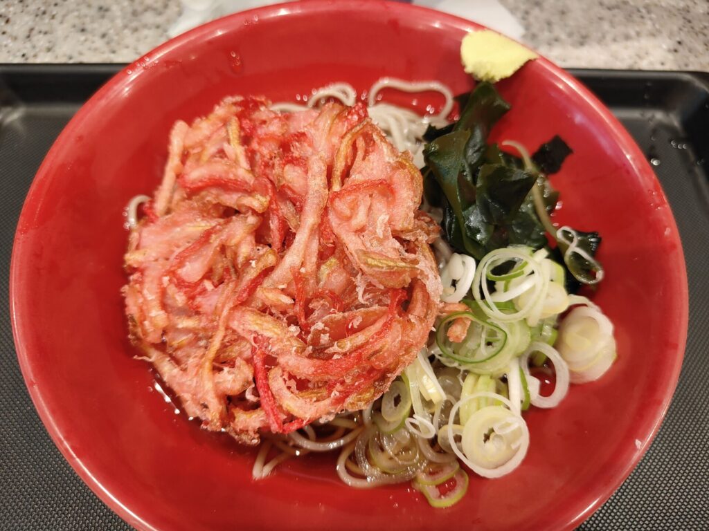 浅草グルメ　名代富士そば　紅生姜天そば