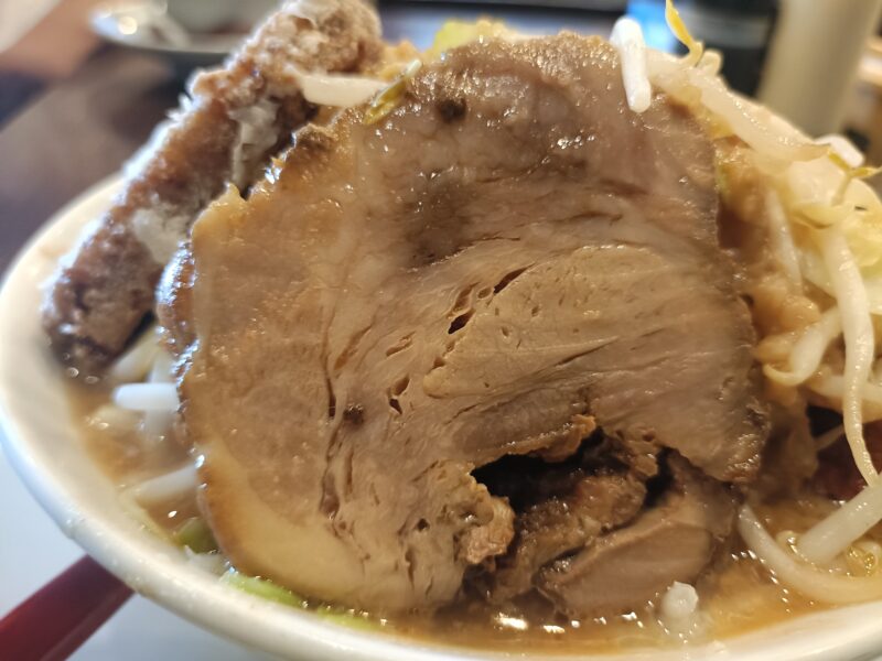 飛べ豚高松店名物のしっとりとしたチャーシュー