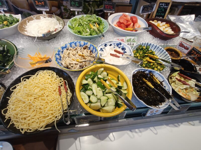 山かつ屋島店のサラダバー