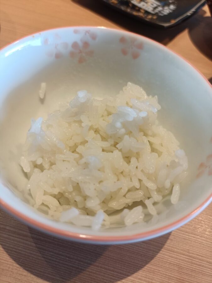 山かつ屋島店の3種類あるご飯コーナーから白米