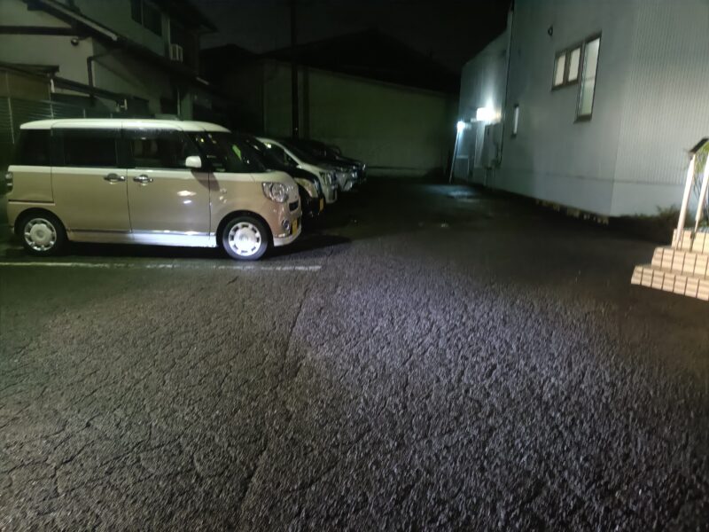 クア温泉屋島の奥行きが狭い駐車場