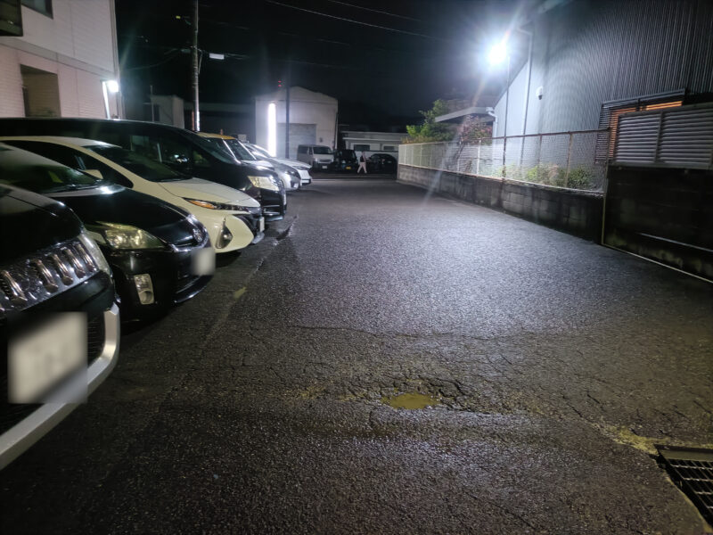 クア温泉屋島の奥行きが狭い駐車場