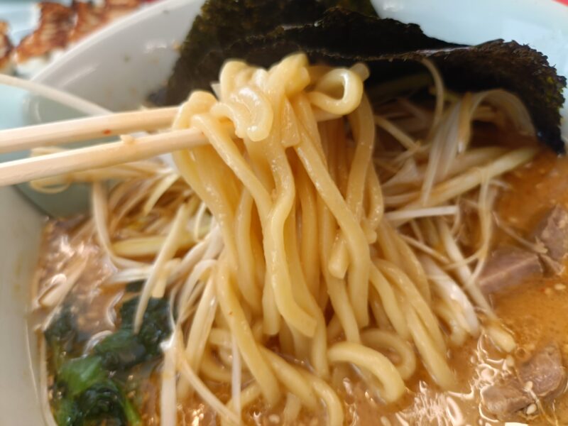 もちもちの太麺が絶品の山岡家高松の味噌ラーメン